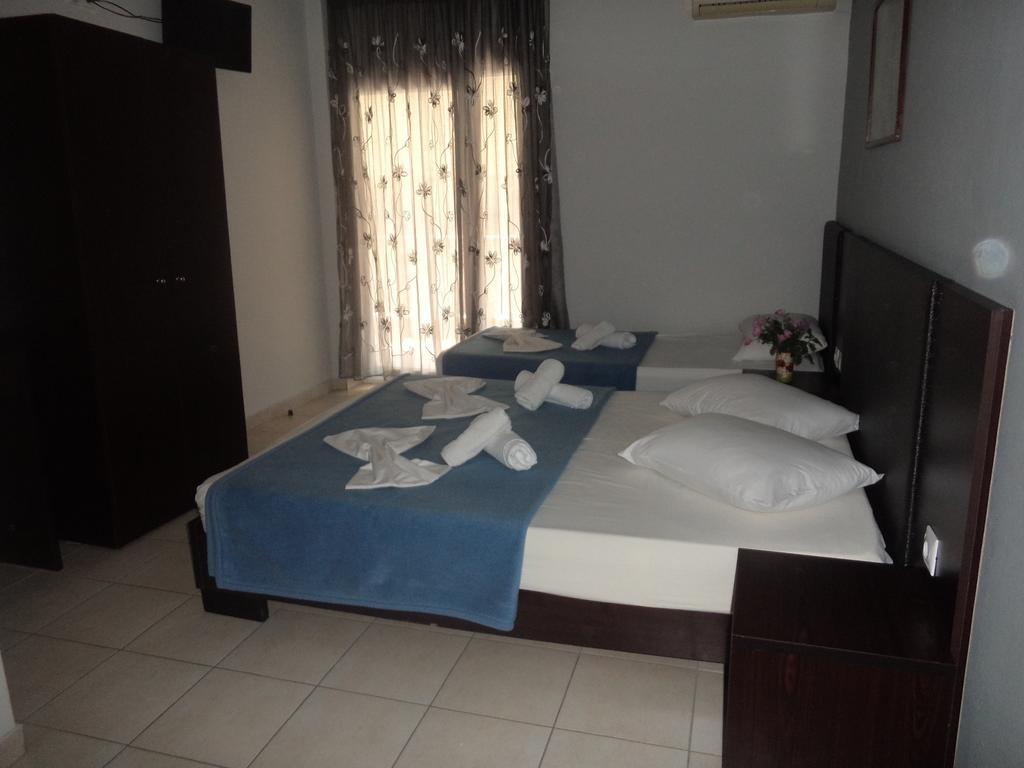 Hotel Dioni Paralía Pokoj fotografie